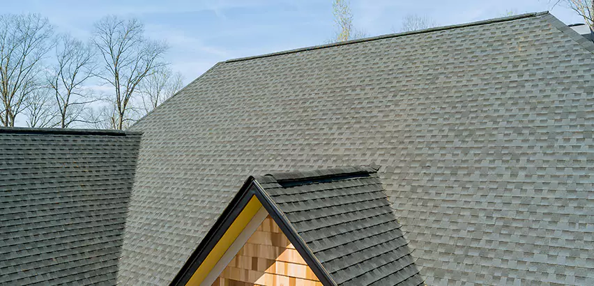 Replacing Vinyl Siding With Cedar Shingles in South Elgin