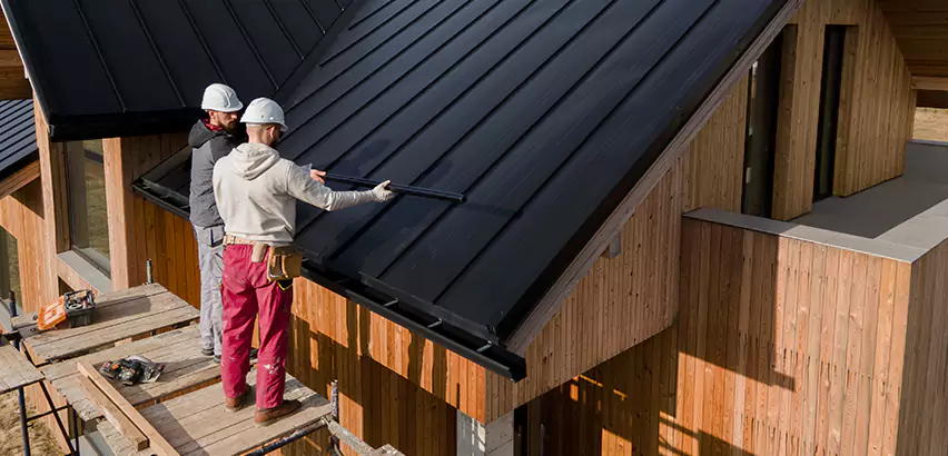 Metal Roof Maintenance in South Elgin